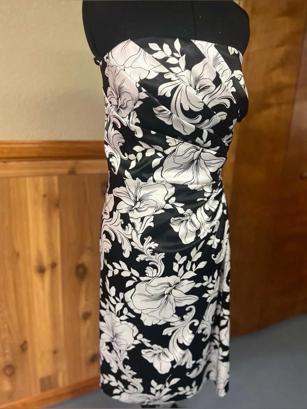 NWOT White House Black Market strapless satin dress ruched bodice 14